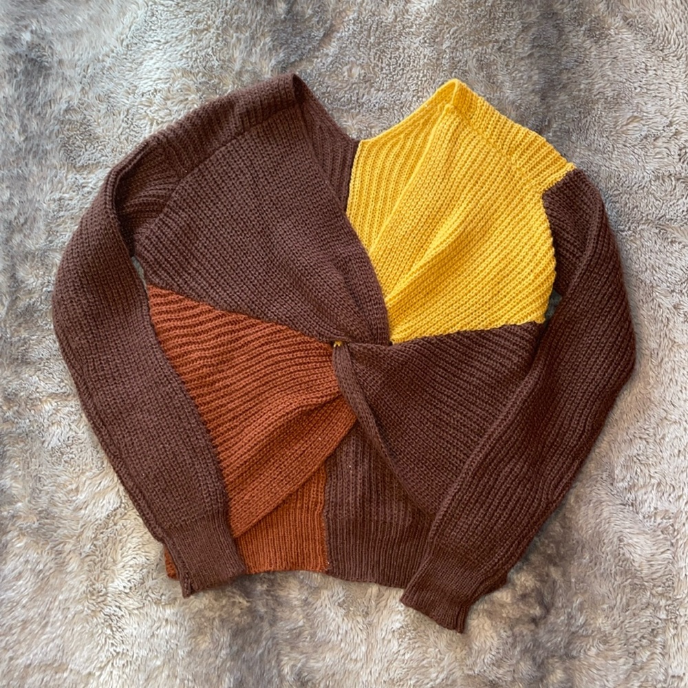 Almost 🌟 Famous Color Block Sweater